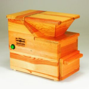 '-Revo "Die Flüsternde" im Holzgehäuse