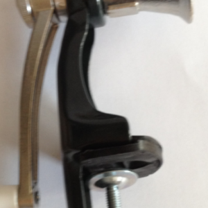 Mohnmühle, Gehäuse / Trichter Edelstahl, Fuß grau